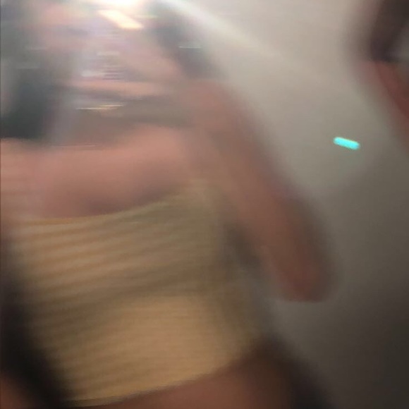 Meet your Posher, Krystal - Picture 3 of 4